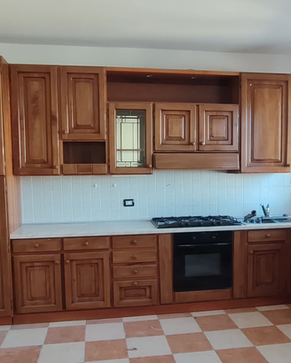 Cucina Completa Di Forno E Piano Cottura Usata 614