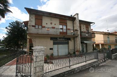 CS147 - Bettolle casa singola di mq 350