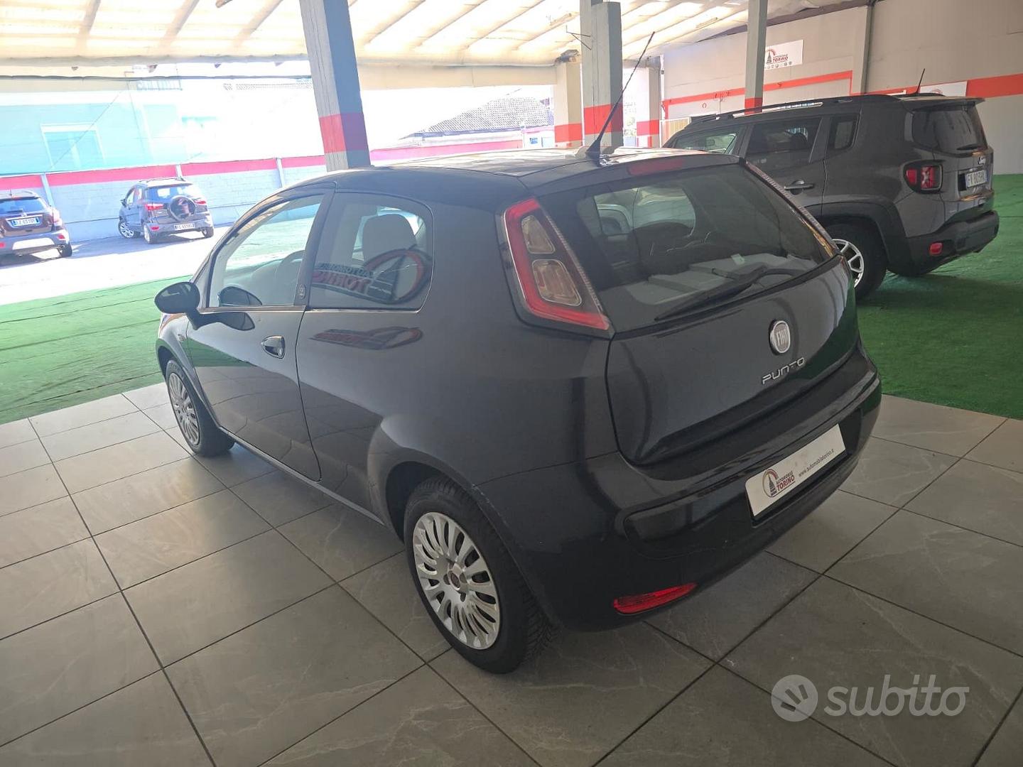 Fiat Grande Punto 2011 photo 5