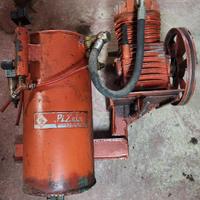 Compressore per trattore con attacco a cinghia