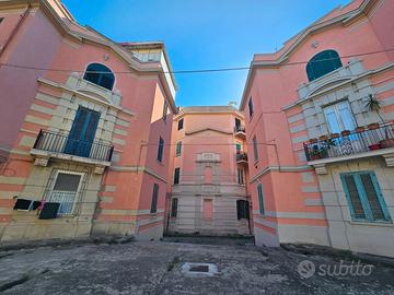 Viale Regina Elena, appartamento con terrazzo