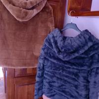 Coppia di giacche in ecopelliccia 