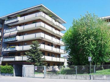 2 locali a peschiera borromeo