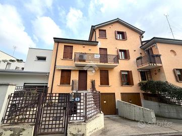 PORZIONE DI BIFAMILIARE A PADOVA