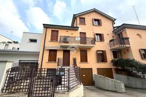 PORZIONE DI BIFAMILIARE A PADOVA