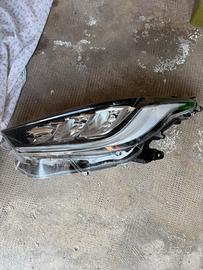 Faro sx toyota yaris 2022/2023