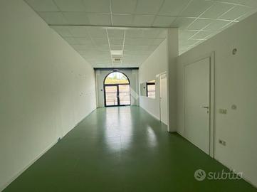 NEGOZIO A CASTIGLIONE DELLE STIVIERE