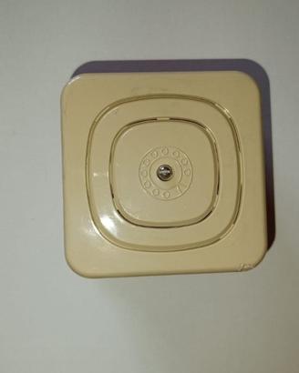 Vecchia borchia telefonica