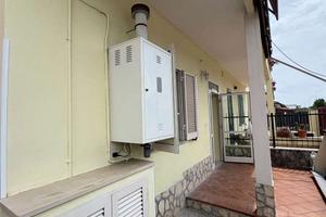 Luminoso Appartamento con Ingresso Indipendente
