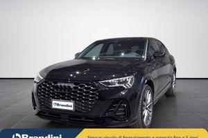 Audi Q3 Sportback 35 2.0 tdi Identity Black s-tron