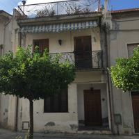 Singola indipendente 3piani centrale pace del mela