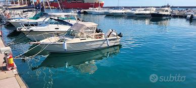 Barca a motore Pursuit /Tiara del 1982