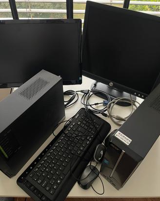 Lotto PC, monitor e accessori - recupero/ricambi