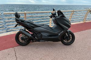 Tmax 560 yamaha 15000 di fatture