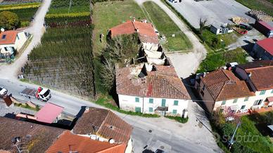 CASA SEMINDIPENDENTE A PISTOIA