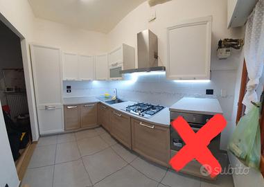 Cucina componibile ad angolo usata