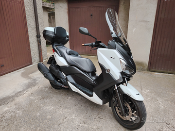 Yamaha X-Max 400 ABS
