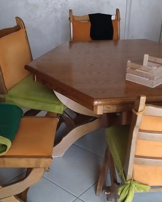 Arredamento cucina con tavolo 6 sedie