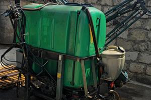 Trattore Botte Unigreen idraulica 1000LT anno 2010