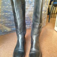 Stivali da donna in pelle neri