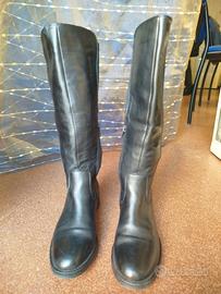 Stivali da donna in pelle neri