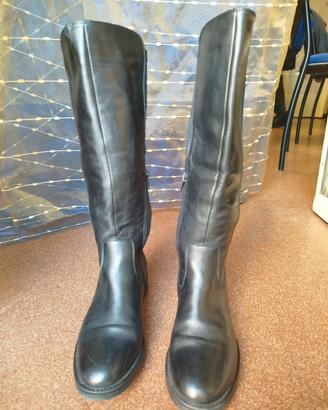 Stivali da donna in pelle neri