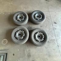 Cerchi + gomme invernali da 14” per vw polo