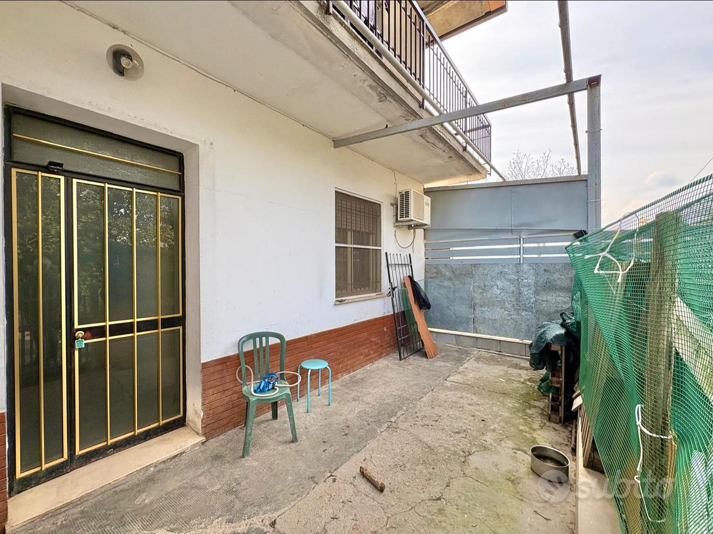 Casale indipendente con 8.000 mq di terreno, stall - Vista 3