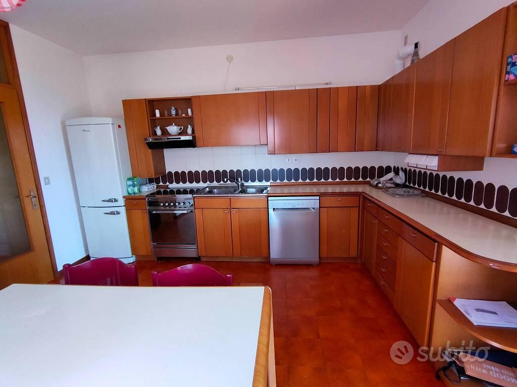 Villa di 316 m² con più di 5 locali e box auto dop - Vista 6