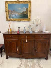 Credenza in legno massiccio con interni rivestiti