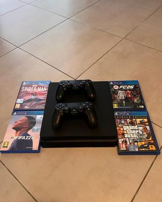 Ps4 slim 3 controlelr e 4 giochi