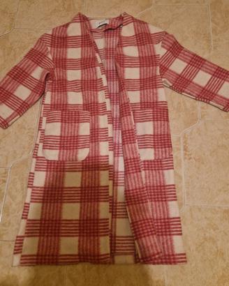 Cappotto leggero (o un cardigan lungo)


