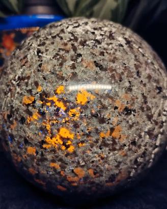 Sfera di Cristallo 5577g Minerale Yooperlite