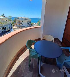 Appartamento 50mt dal mare con piscina