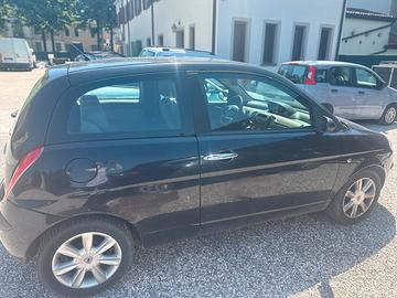Lancia Ypsilon 2004