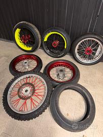 Honda CRF - Cerchi, plastiche e scarichi