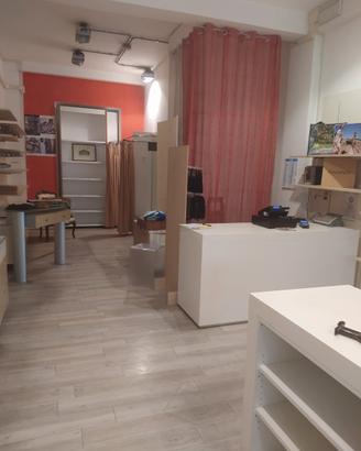 Fondo per attività commerciale/ uso ufficio