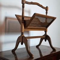 portariviste anni 60', in legno e paglia Vienna 