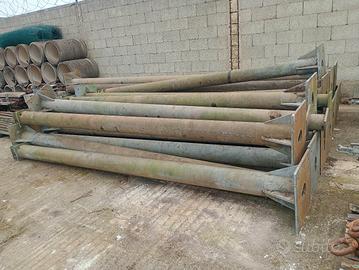 pilastri in ferro zincato 