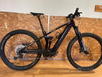 Cube Stereo hybrid race 750