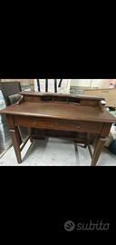 scrittoio in arte povera