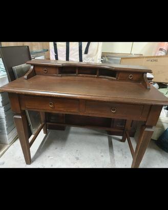 scrittoio in arte povera