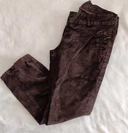 Pantalone pinocchietto vellutato marrone. Taglia42