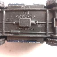 Modellino Fiat campagnola carabinieri Polistil.