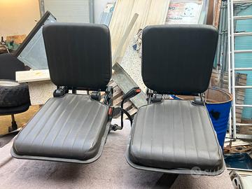 Sedili posteriori strapuntino king cab d21