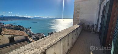 4 LOCALI A VIETRI SUL MARE