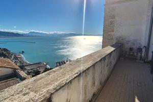 4 LOCALI A VIETRI SUL MARE