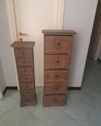 Coppia mobiletti etnici in legno con cassetti