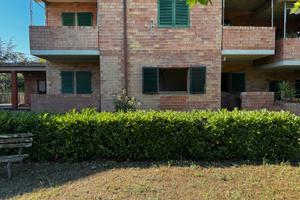 Appartamento 113 mq. con garage,cantina terreno