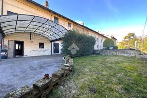 CASA SEMINDIPENDENTE A GIAVENO